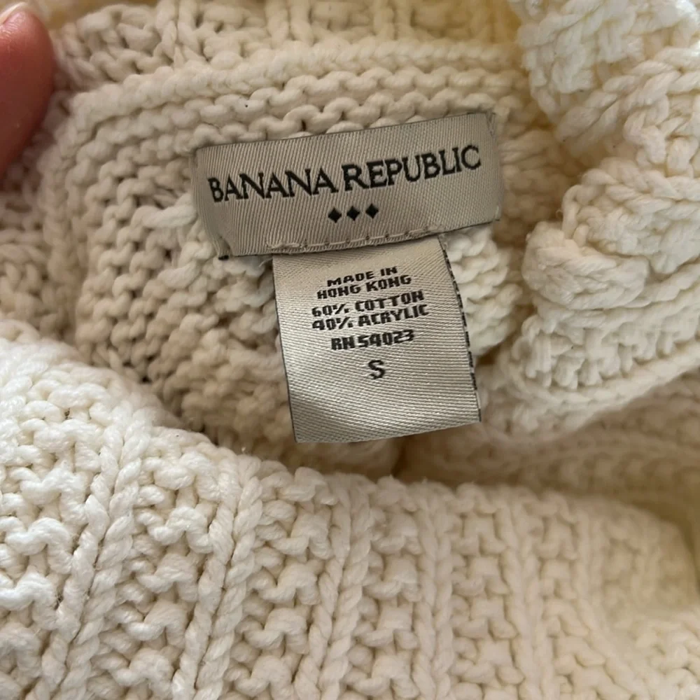 Cable-Knit Turtleneck Pullover Sweater_4